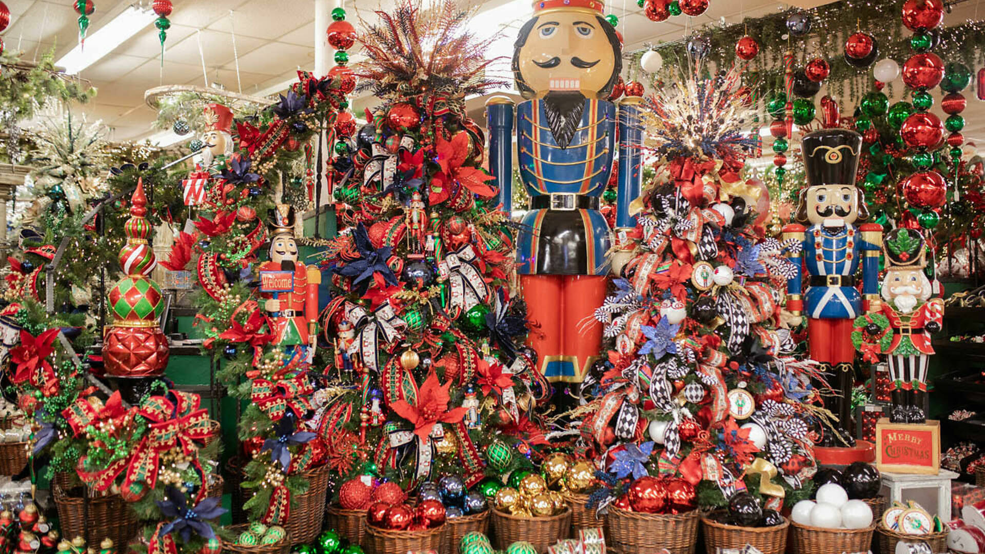 9 Biggest & Best Christmas Stores in the U.S. Where Holiday Shopping