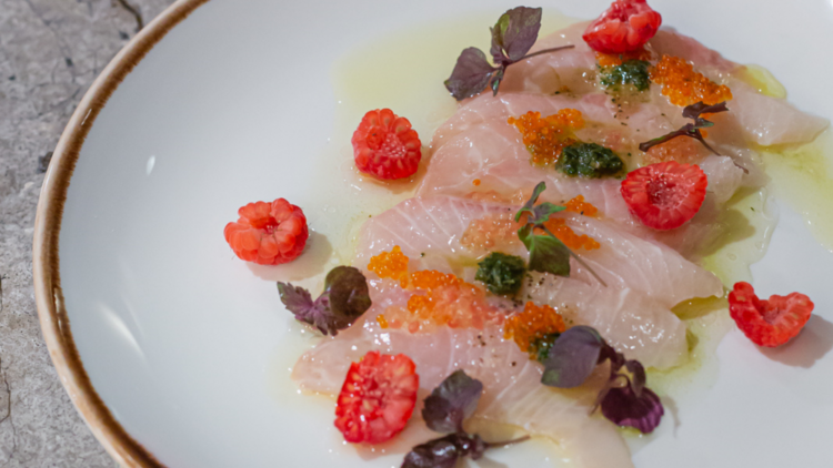 Kingfish with raspberries and fish roe