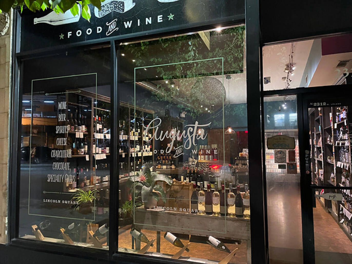 19 Chicago Gift Shops for Wedding, Birthday and Holiday Presents