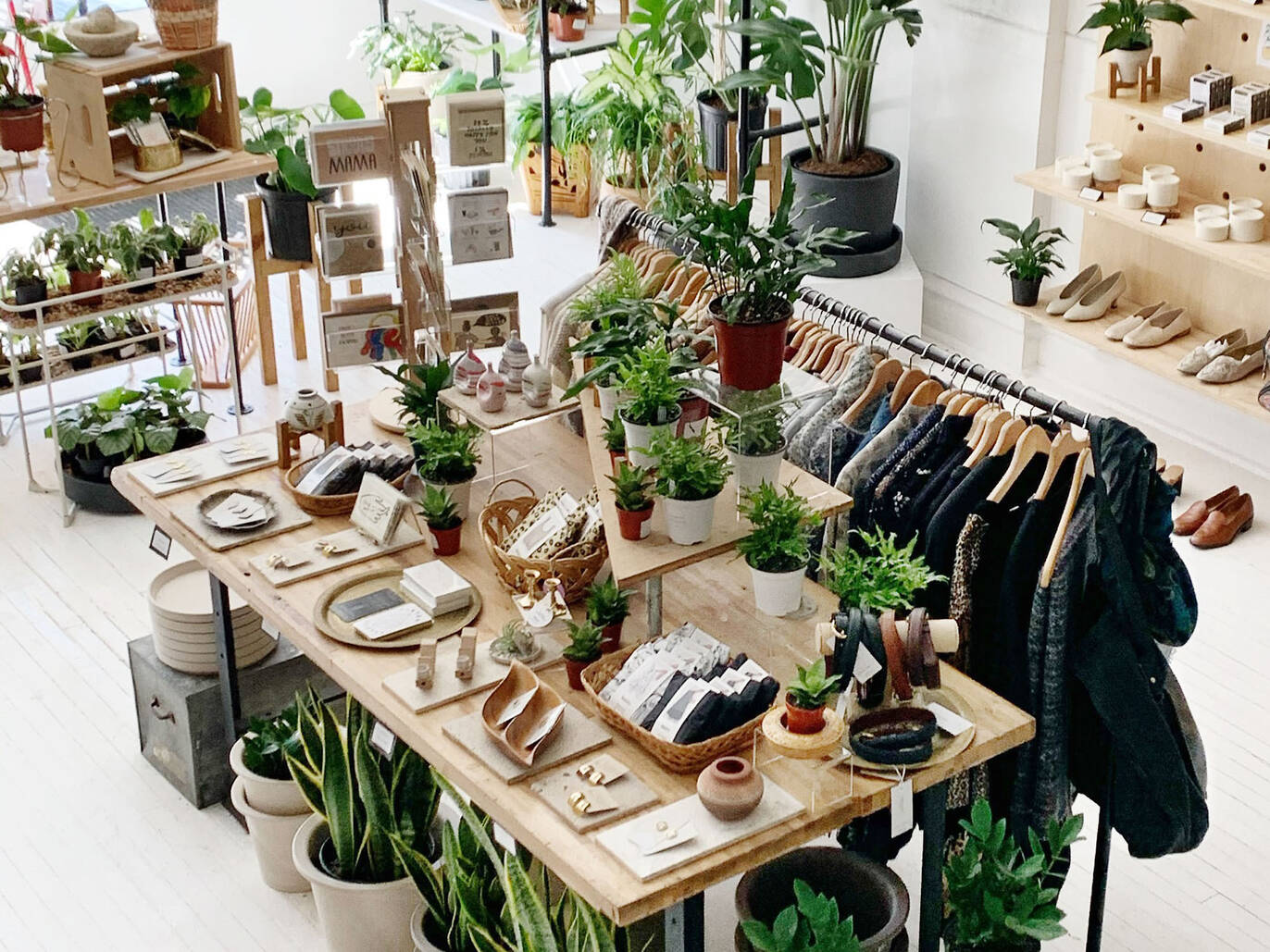 19 Chicago Gift Shops for Wedding, Birthday and Holiday Presents