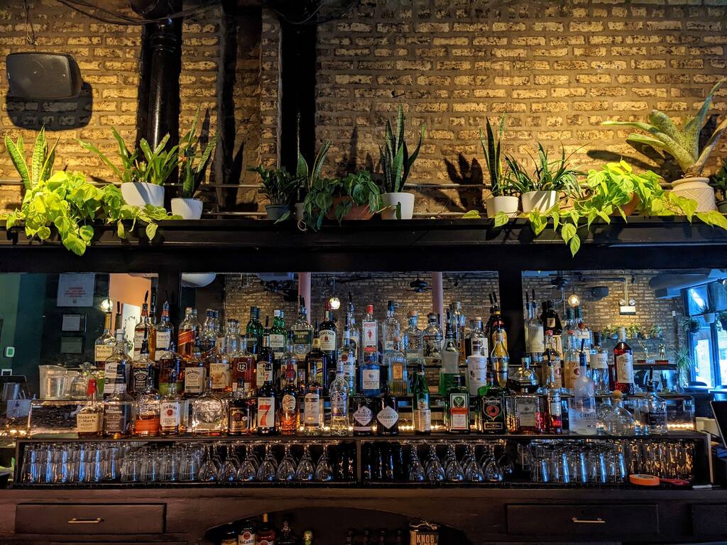 46 Best Bars in Chicago You Should Be Drinking At This Week