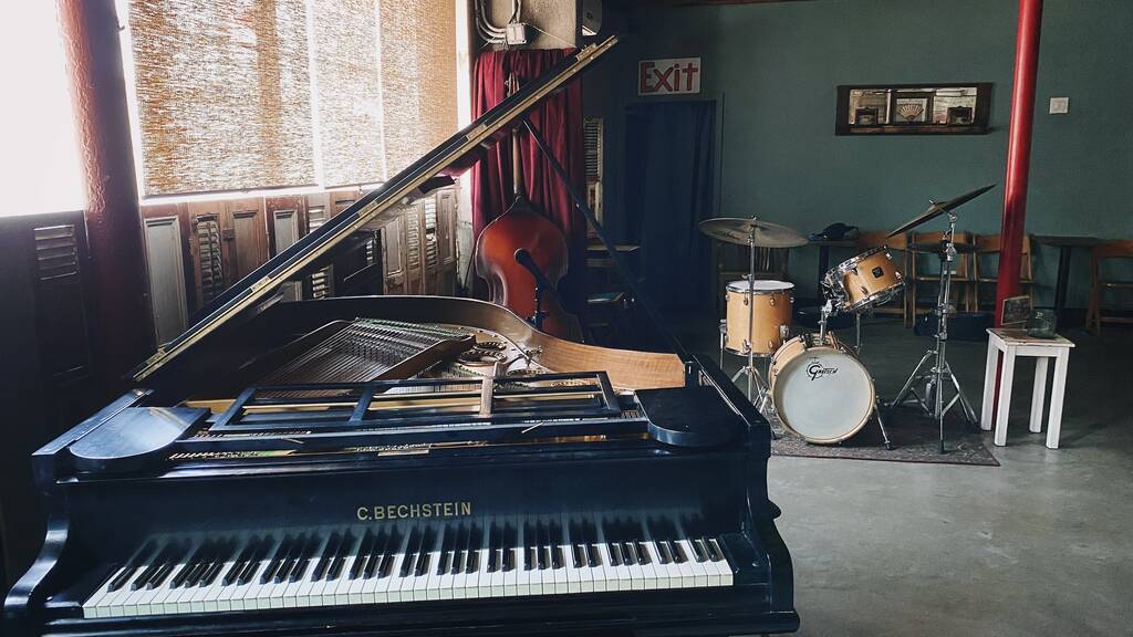 A new vegan jazz club with no cover just opened in Bushwick