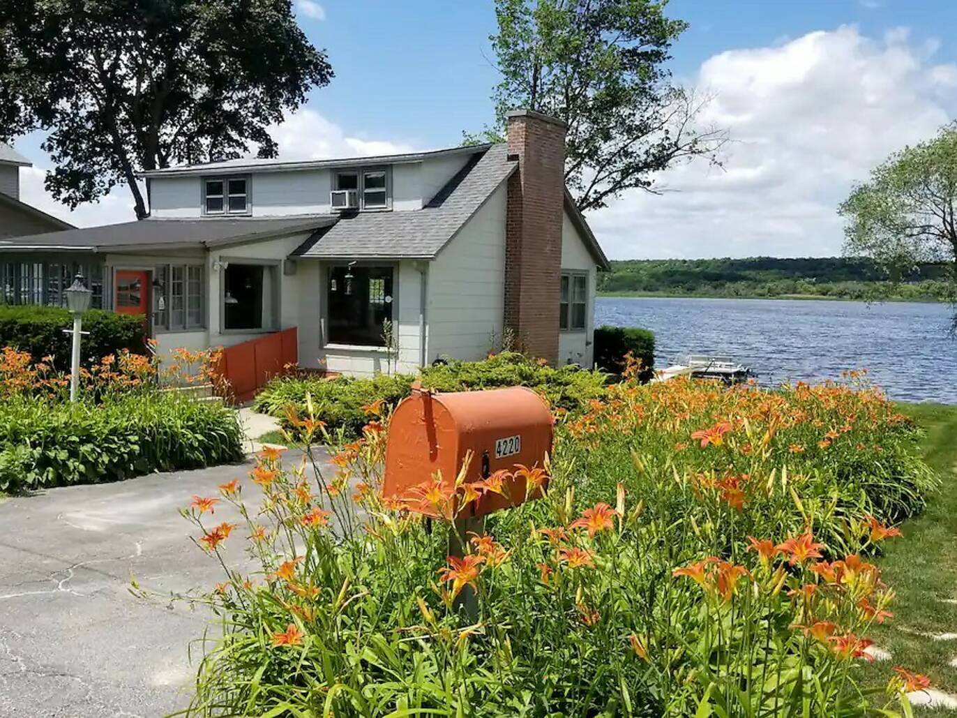 15 Best Lakeside Airbnbs Near Chicago Lakefront Chicago Airbnbs