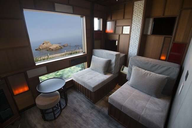 Train Suite Shiki-shima
