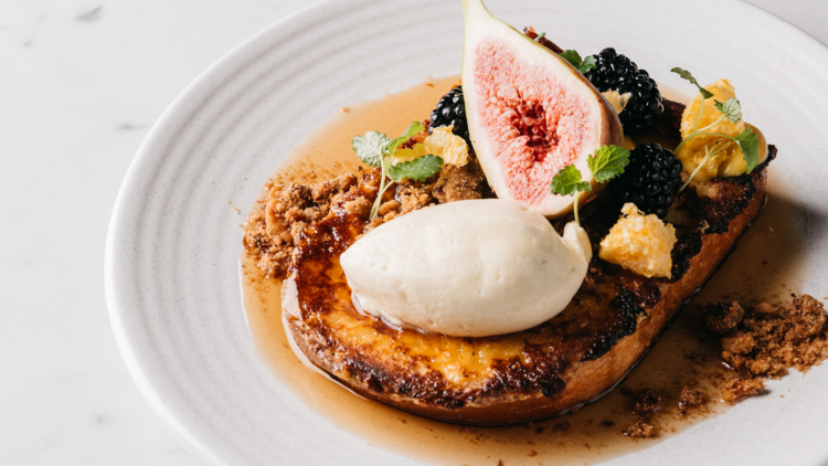 French toast with mascarpone, figs and maple syrup