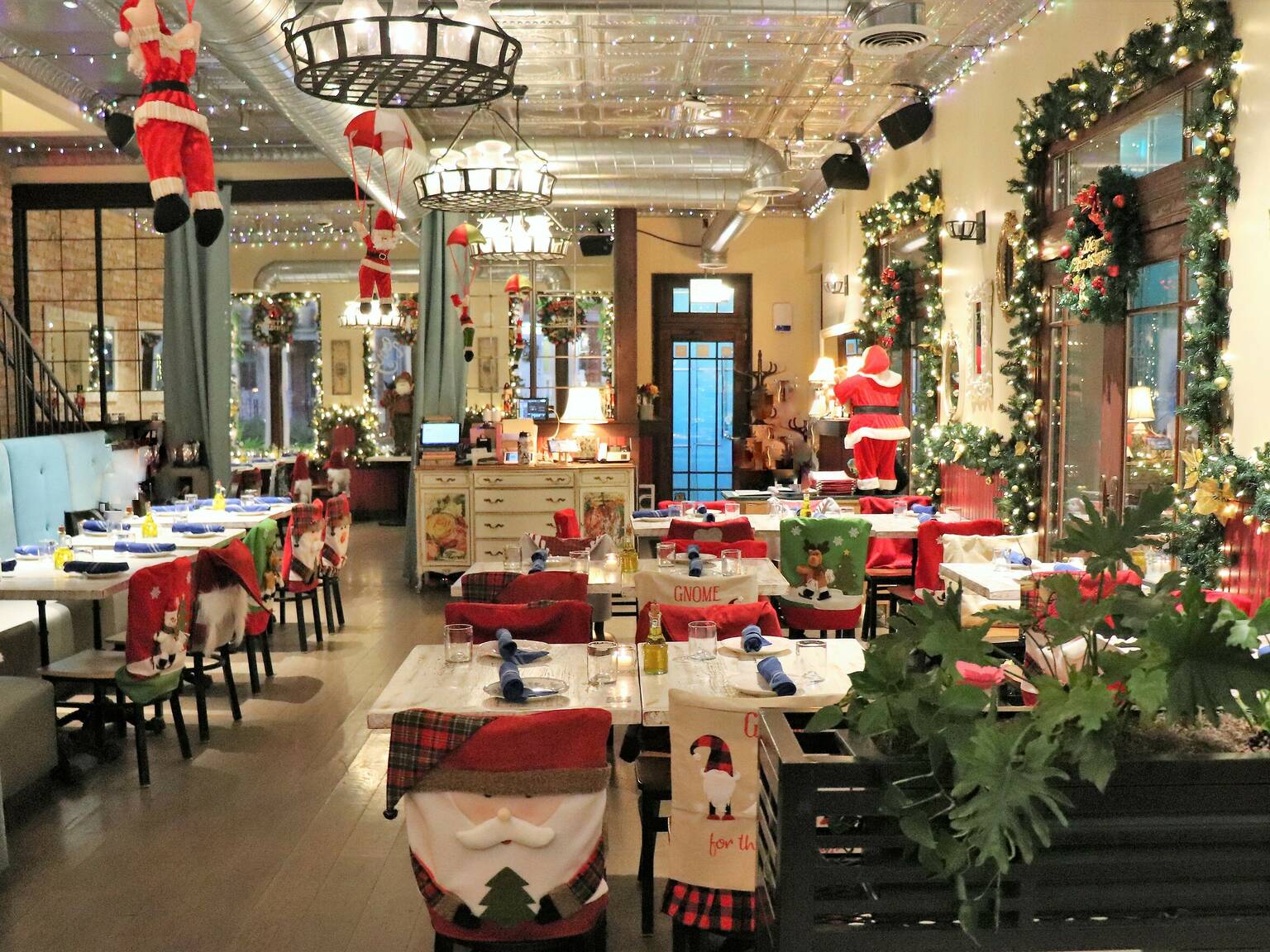 19 Chicago restaurants open on Christmas Eve and Day 2021