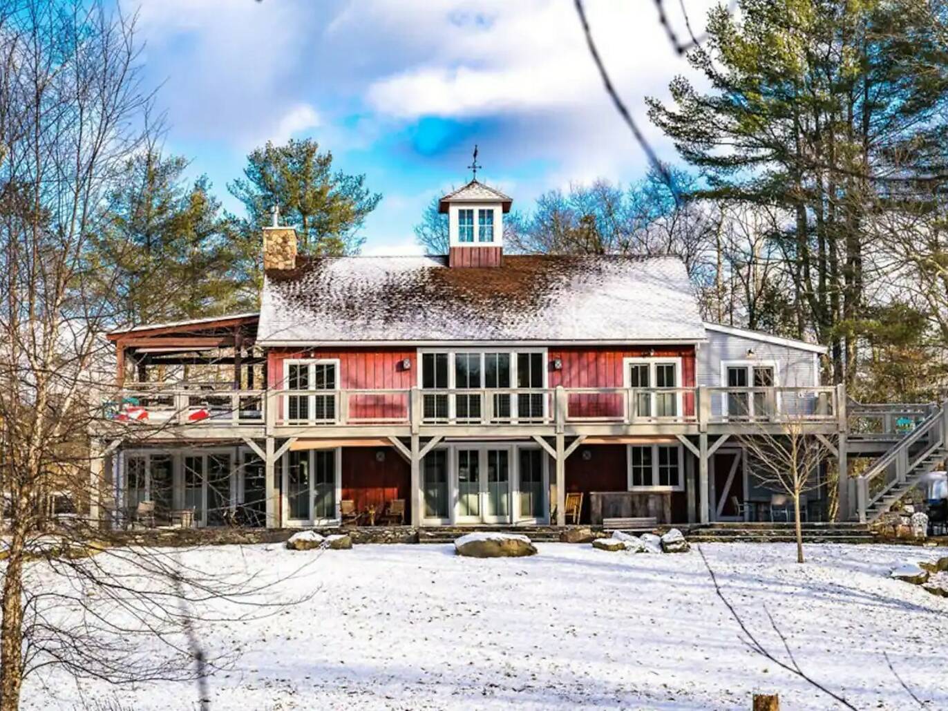 15 Best Airbnbs In The Catskills For 2024 | Unique Catskills Places To Stay