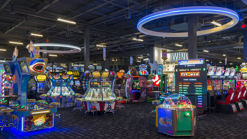 The Only Dave Buster s In Brooklyn Is Now Officially Open