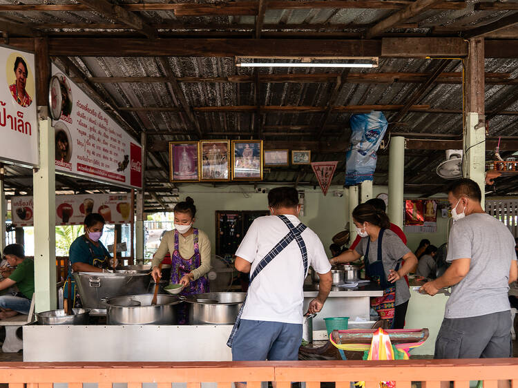 ก๋วยเตี๋ยวเรือป้าเล็ก