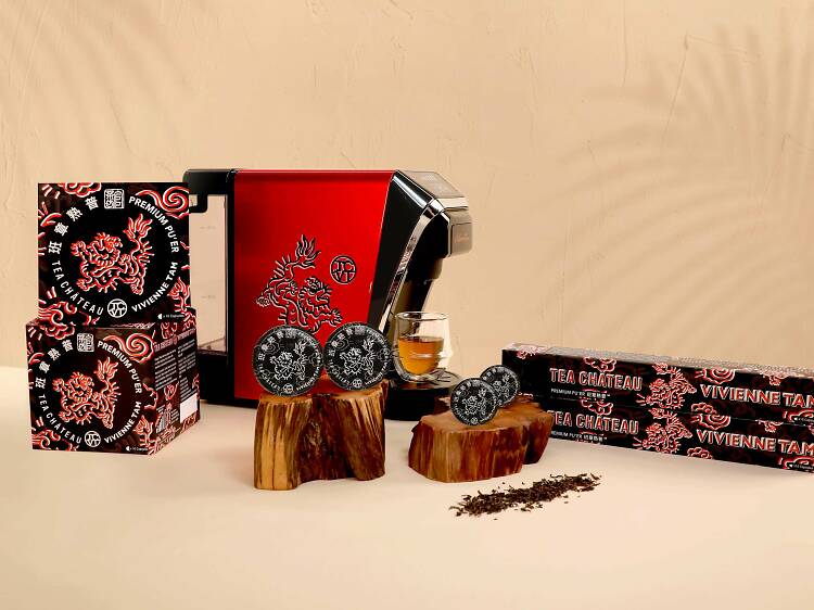 Tea Château x Vivienne Tam「瑰麗塗繪玉龍」品茶囊沖泡機（$2,399）