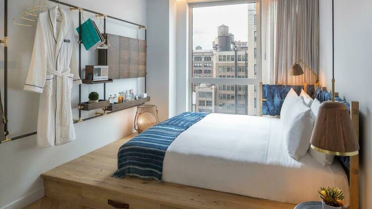 Hotel Rooms in Manhattan, Accommodations