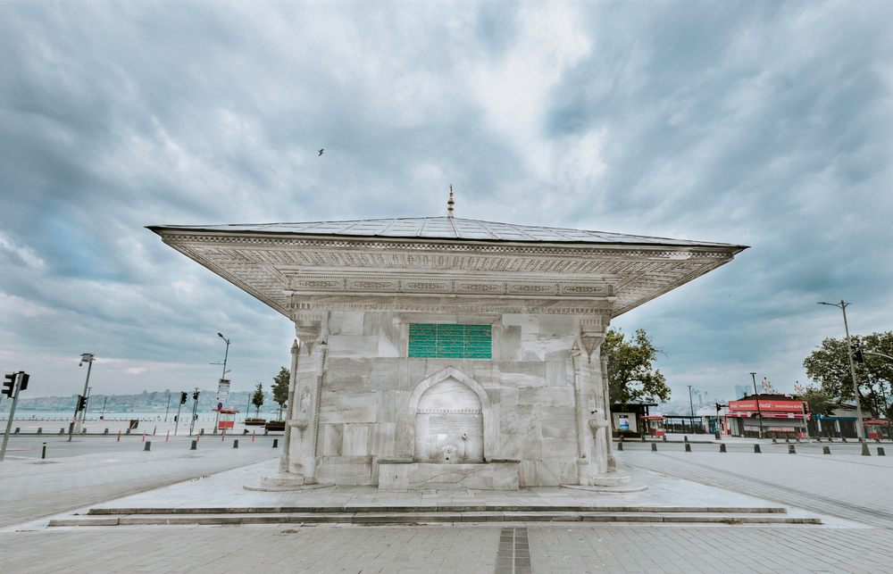 Istanbul water fountain