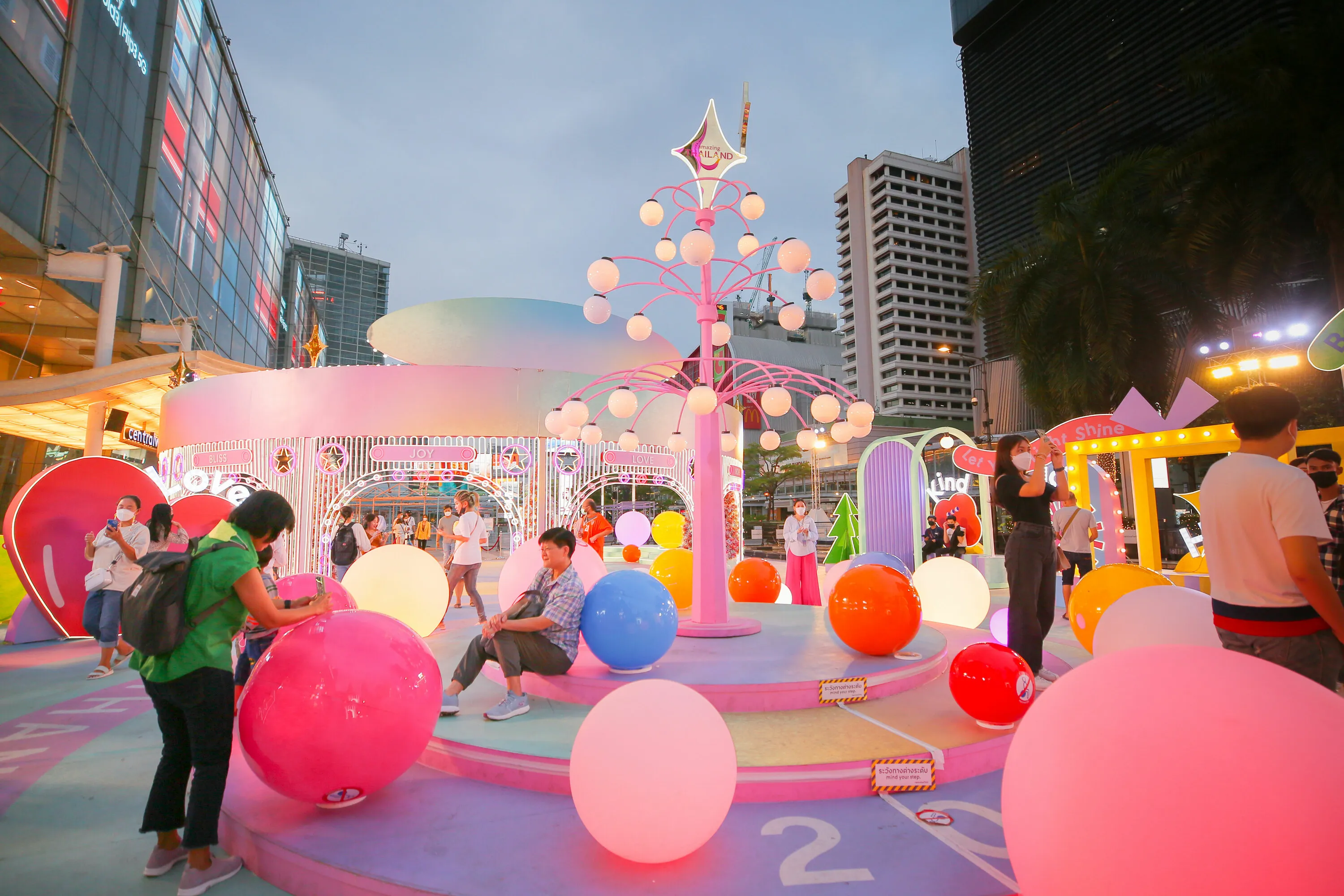 Forwarding Happiness Celebration 2022 centralworld