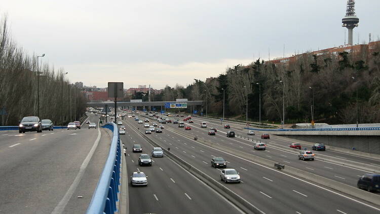 La M-30, a la altura del Puente de Ventas (M.Peinado).