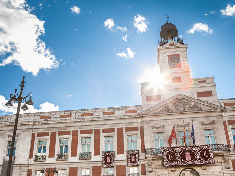 La cafetería con vistas a la Puerta del Sol