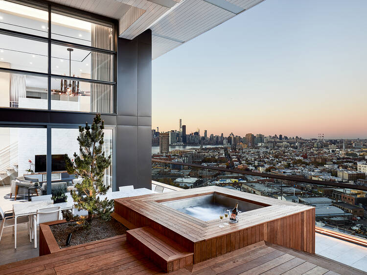 The 10 best hotels with in-room hot tubs in NYC