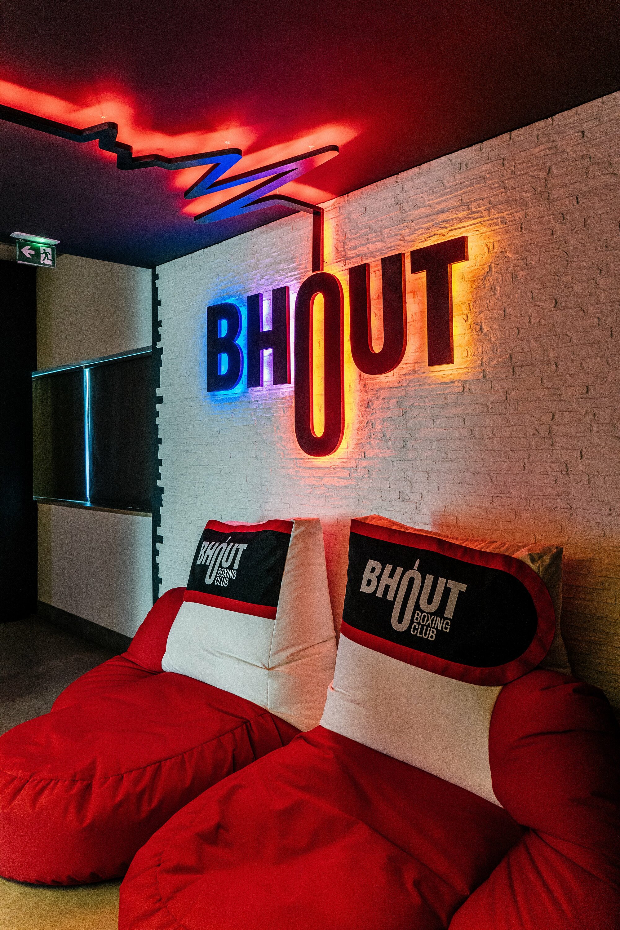 Bhout