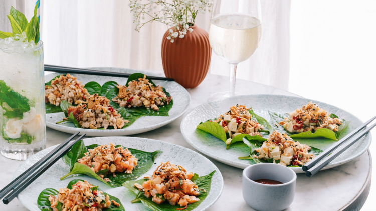 A flat lay of betel leaves with various fillings