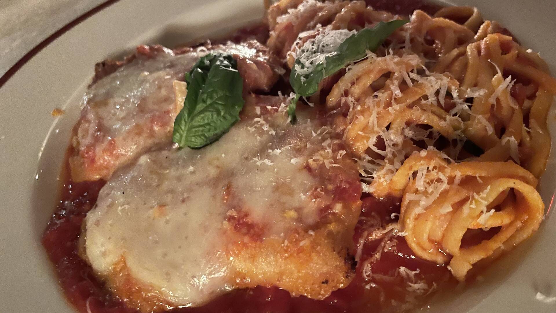 Review Emmett's on Grove has Chicago's tavernstyle pizza in NYC