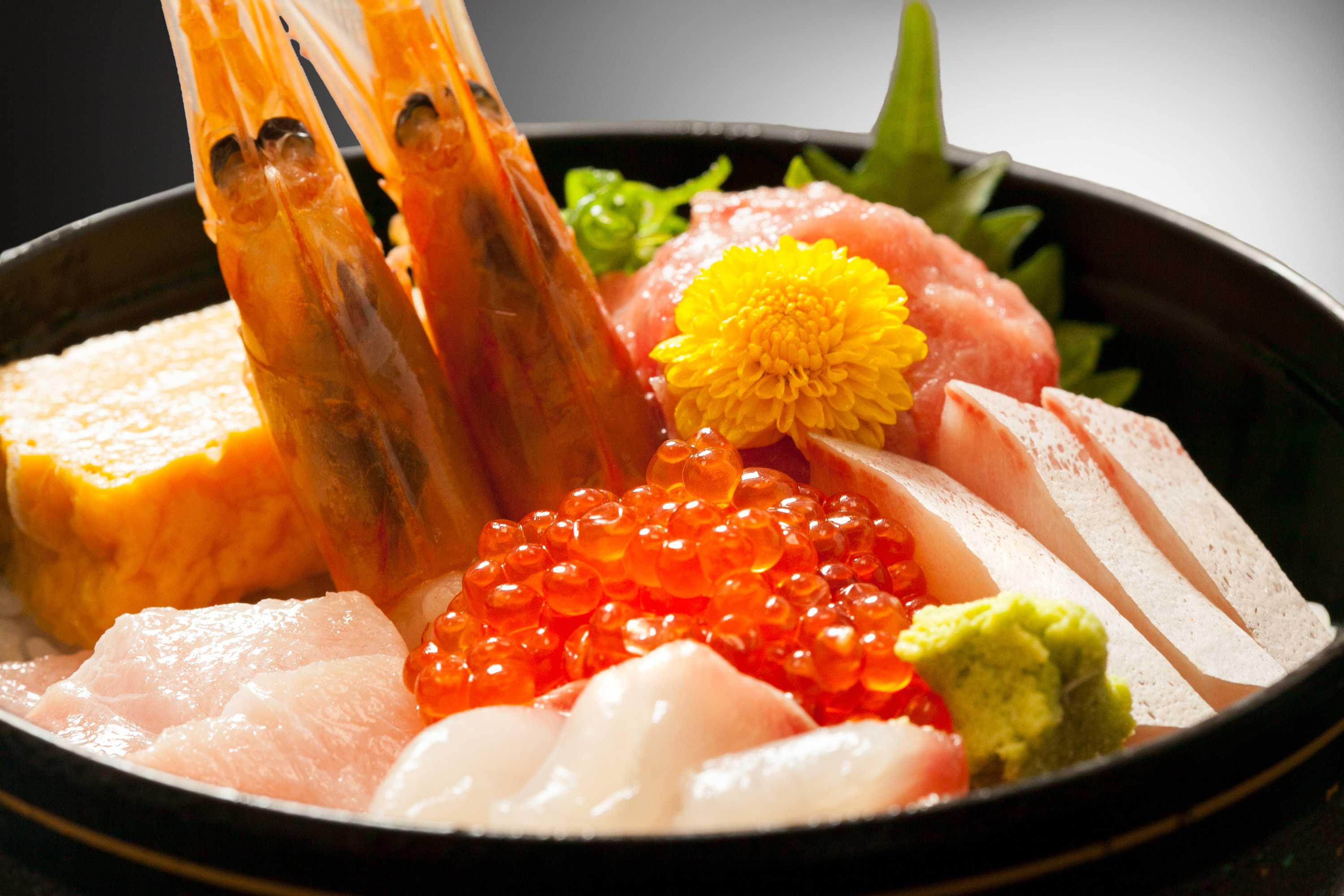 潮彩の『海鮮丼』(Photo: Tomomi Nakamura)