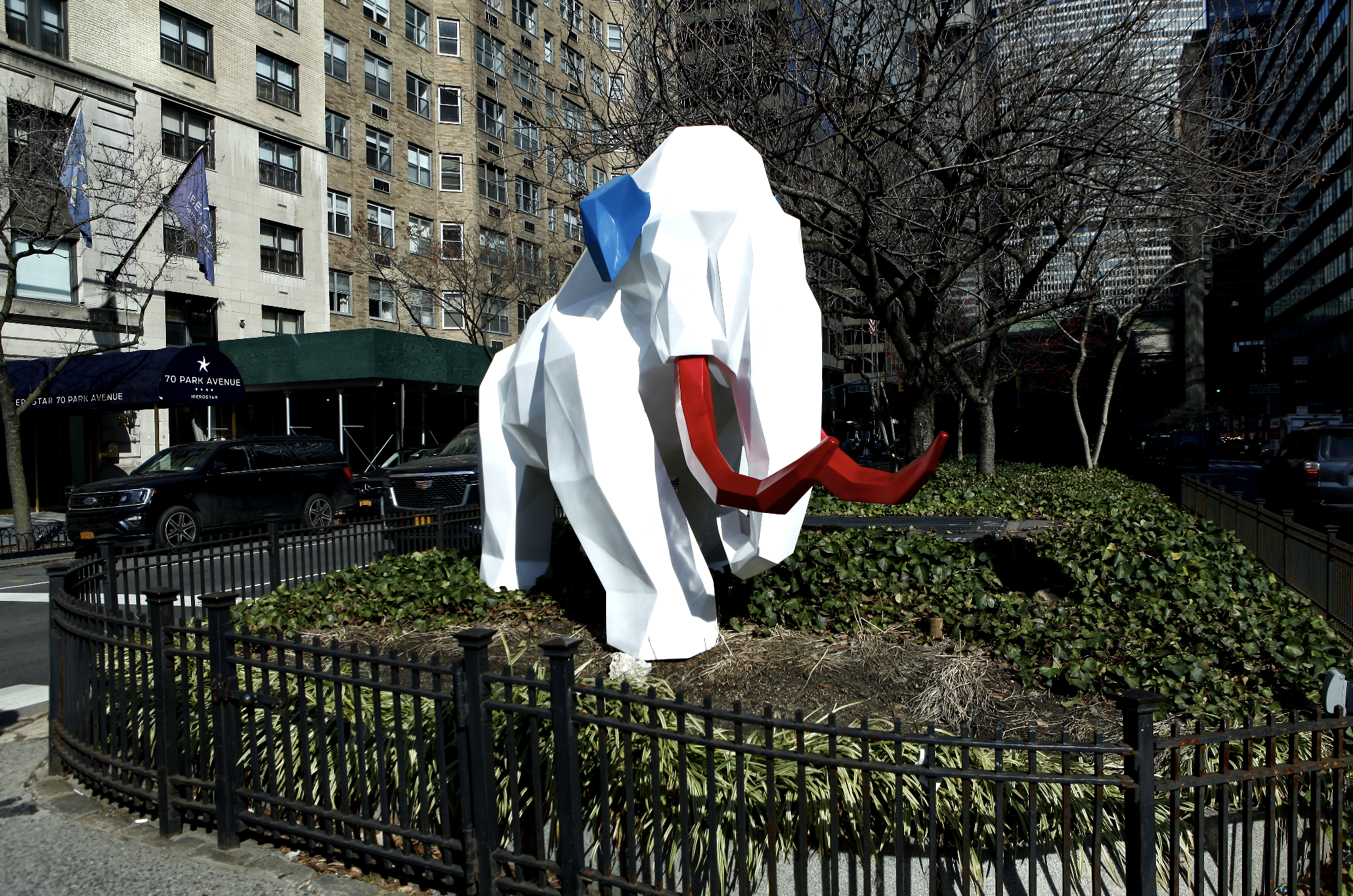 The 5,000-Pound Gorilla Statue In Hudson Yards Just Got A Beautiful Floral  Makeover - Secret NYC