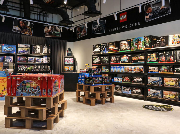 Bricks World LEGO Certified Store (Funan)