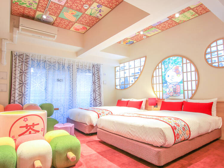 Kyoto now has two adorable Hello Kitty hotel rooms