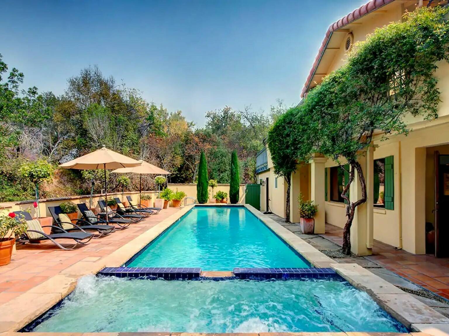 12 Best Airbnbs In Napa | Best Places To Stay In California's Wine Country