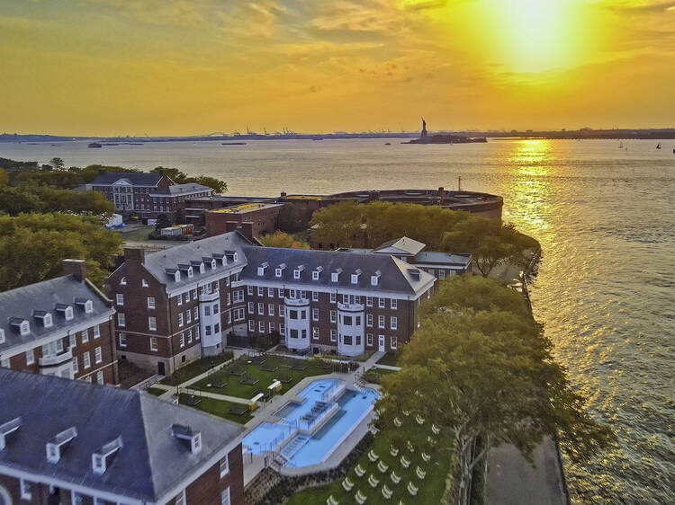 A Governors Island di New York apre l'italianissima QC Terme con vista  skyline – La Voce di New York