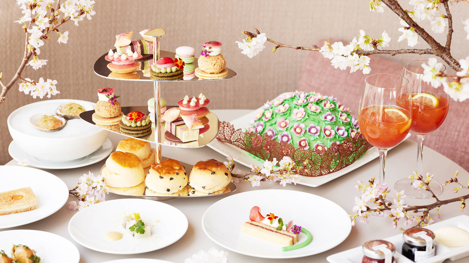 Four Seasons Marunouchi Sakura Afternoon Tea | Restaurants in Tokyo