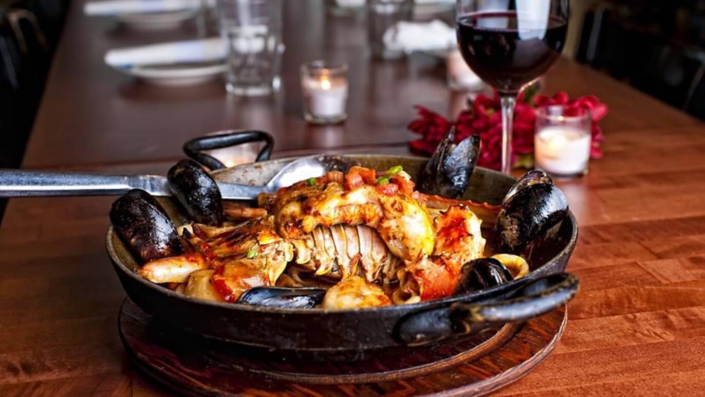 14 Best Happy Hours in Orlando for Discounted Drinks and Bites Best happy hour orlando