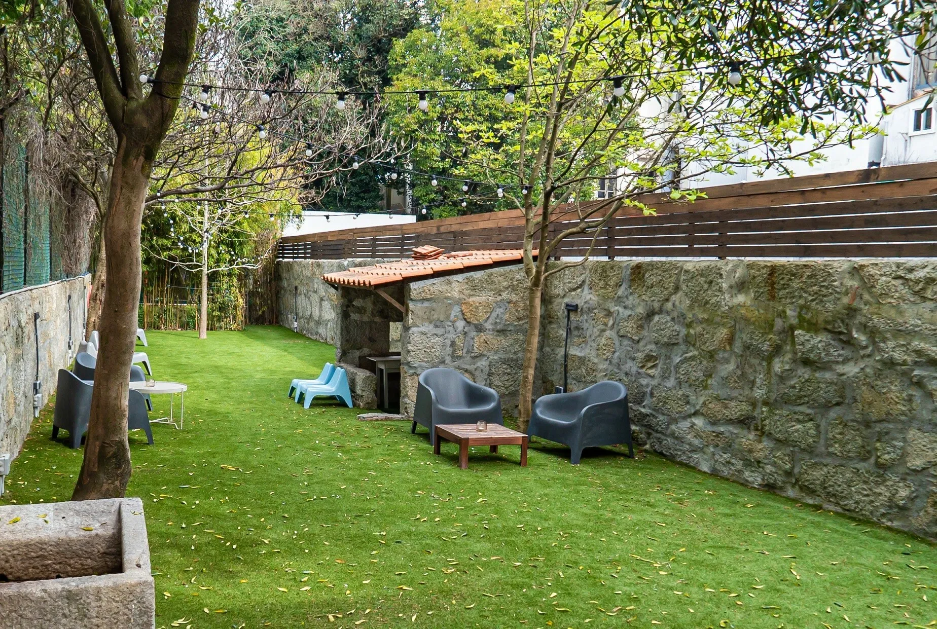 O jardim do Lea tem espaço para as crianças brincarem