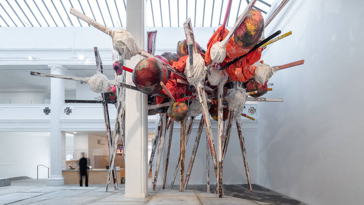 Installation view, ‘Phyllida Barlow. glimpse,’ Hauser & Wirth Los Angeles, 2022 © Phyllida Barlow Courtesy the artist and Hauser & Wirth Phyllida Barlow. glimpse