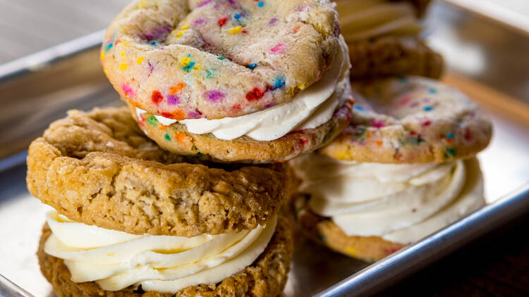 Ronnie's Kitchen cookie sandwiches