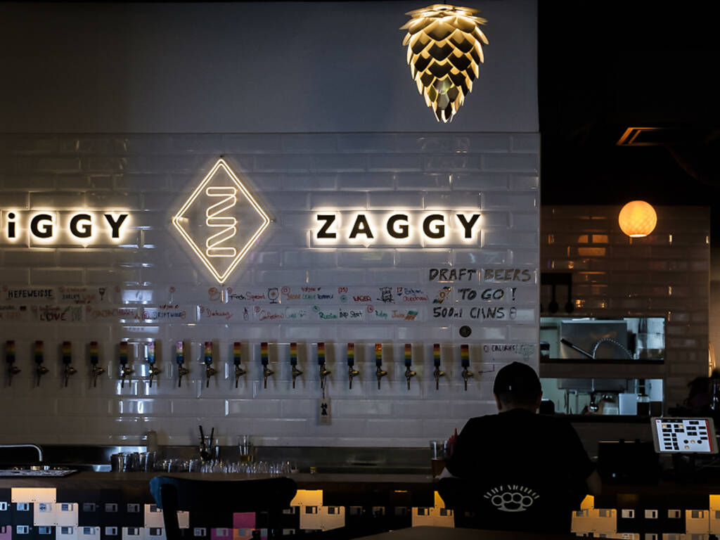 28 Best Craft Beer Bars in Singapore to Quaff Down a Pint