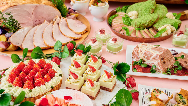 InterContinental Tokyo Bay Lunch Buffet and Ohanami Cruise
