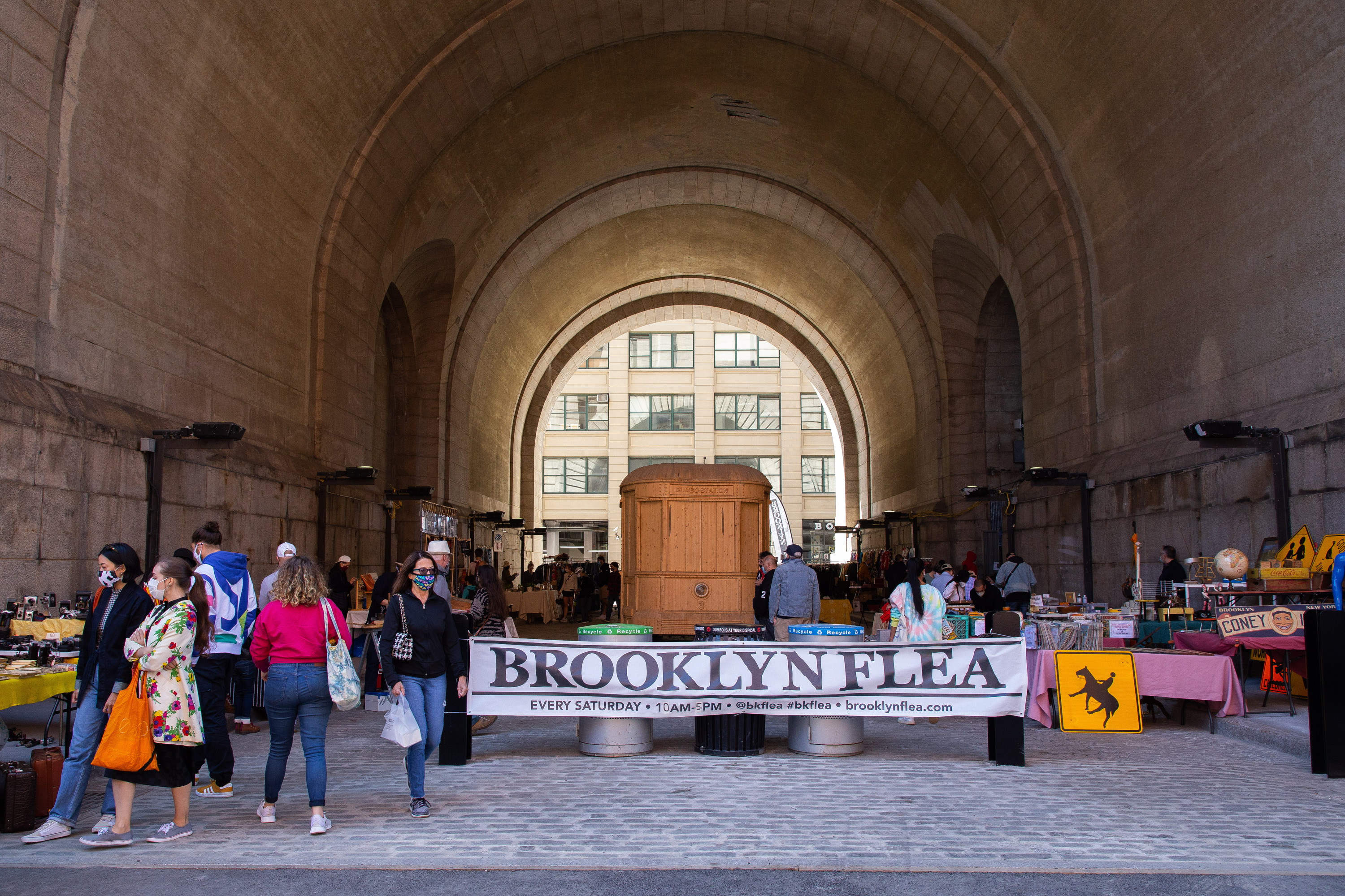 Brooklyn Flea Market Street Style Outfits