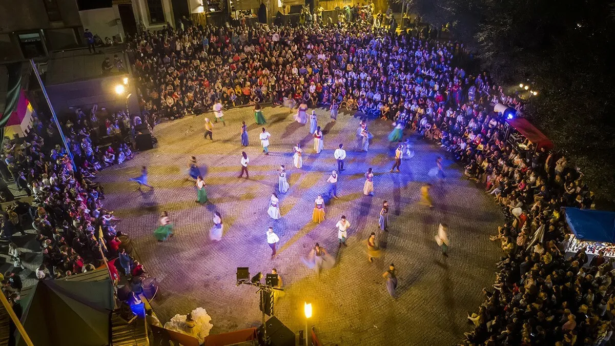 Viagem Medieval em Terra de Santa Maria