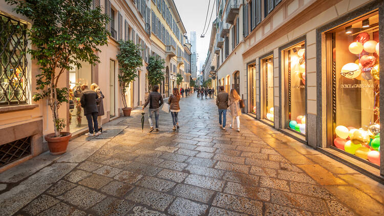 (Window) shop at the the golden quadrangle
