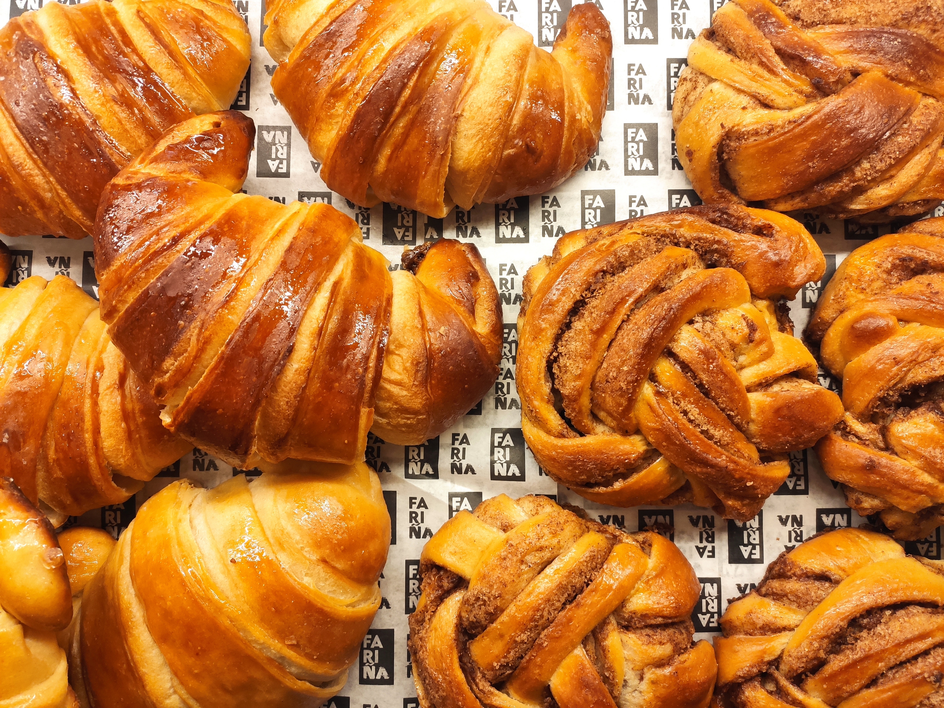 Croissants e rolinhos de canela da Fariña