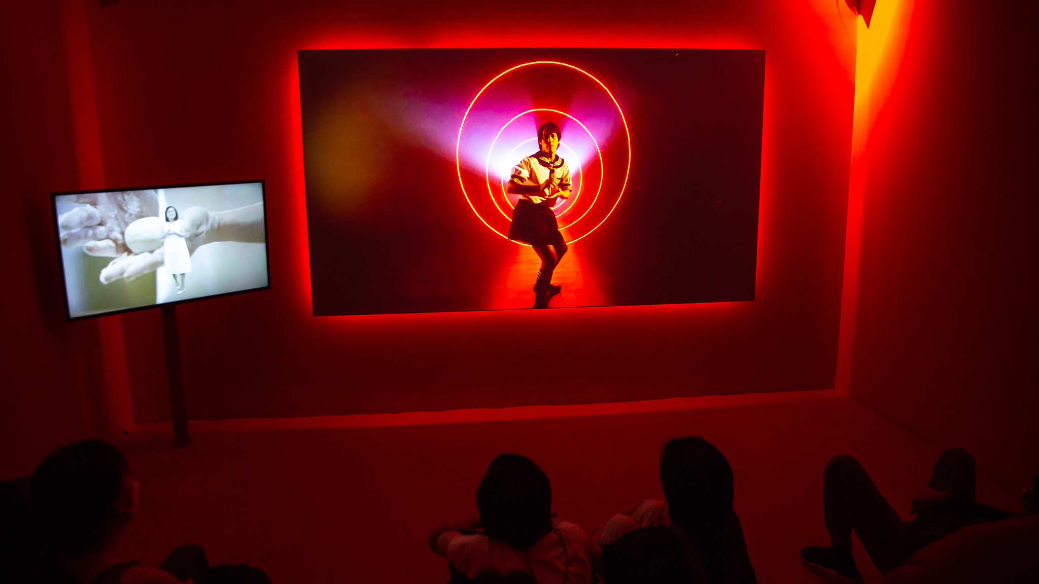 Shadow Dancing Art In กรุงเทพมหานคร 