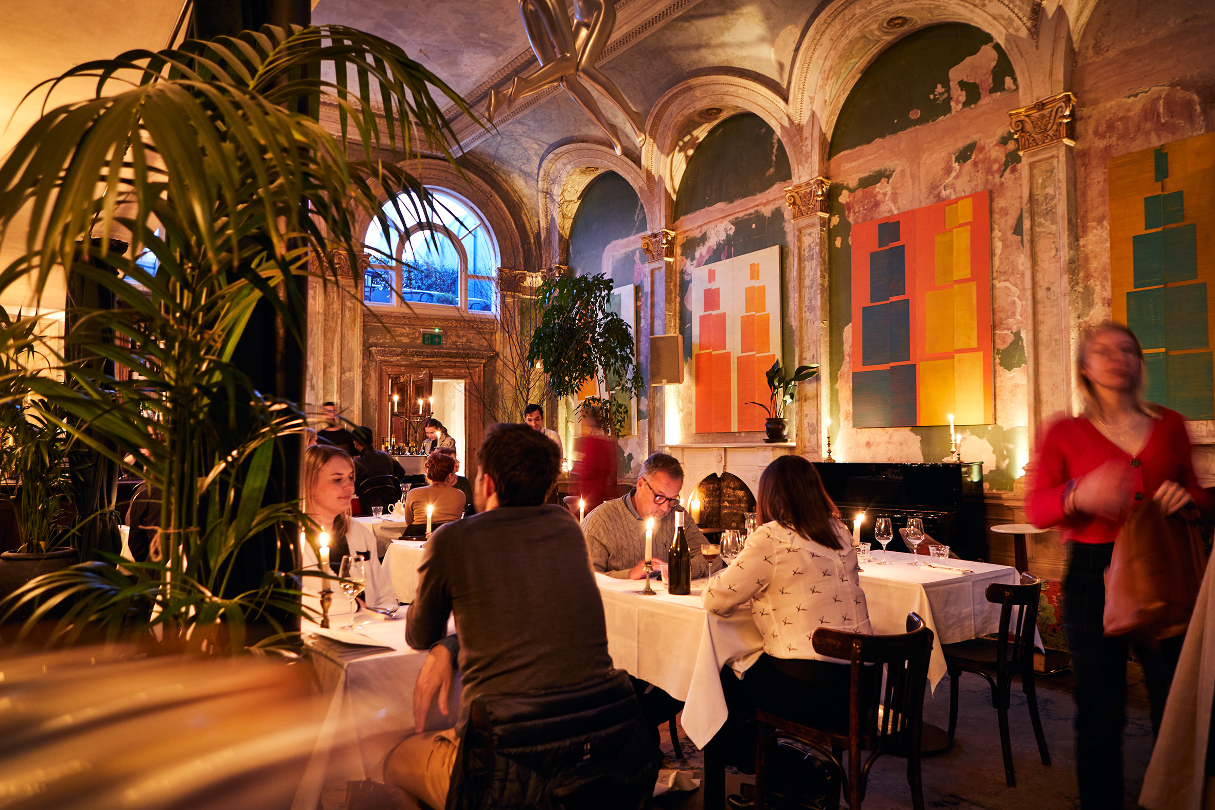 Romance Remains Alive in London's Dining Scene