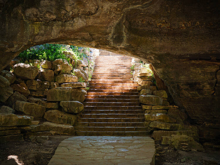 Natural Bridge Caverns