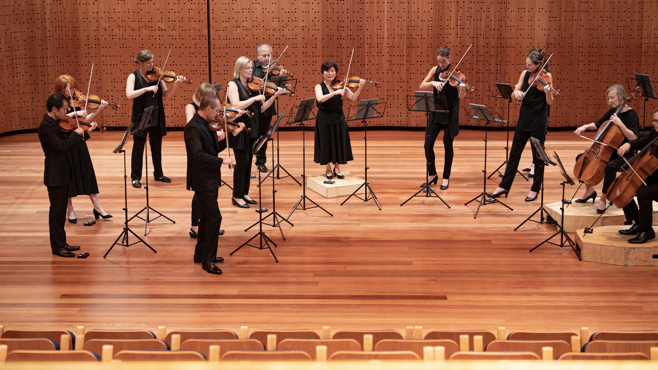 ACO’s classical musicians play at Pier 2/3