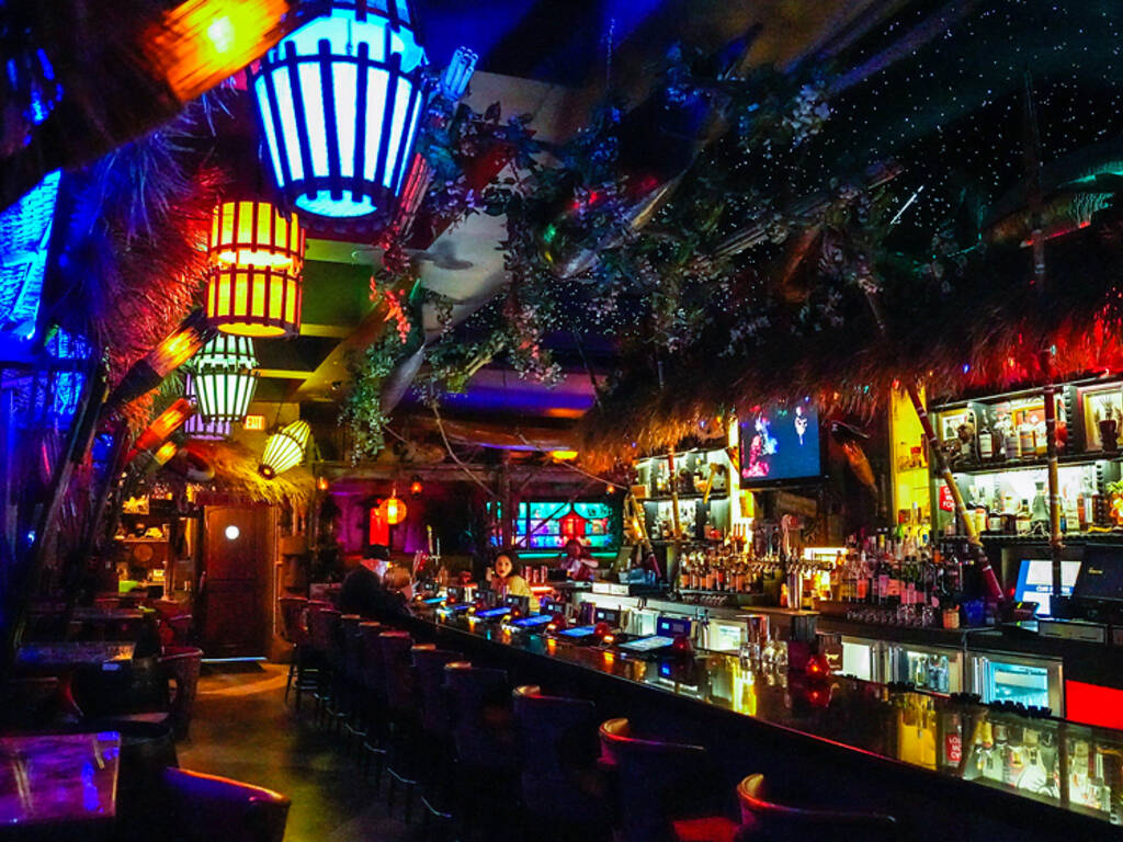 15 Best Bars in Vegas to Check Out Right Now, According to Locals