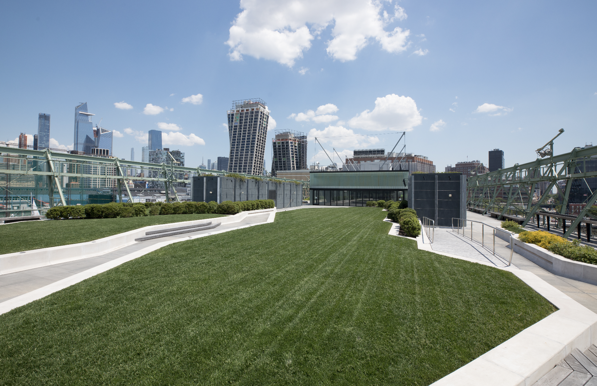 Rooftop park at Pier 57