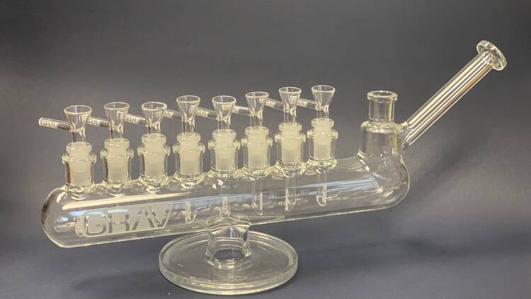 Menorah bong