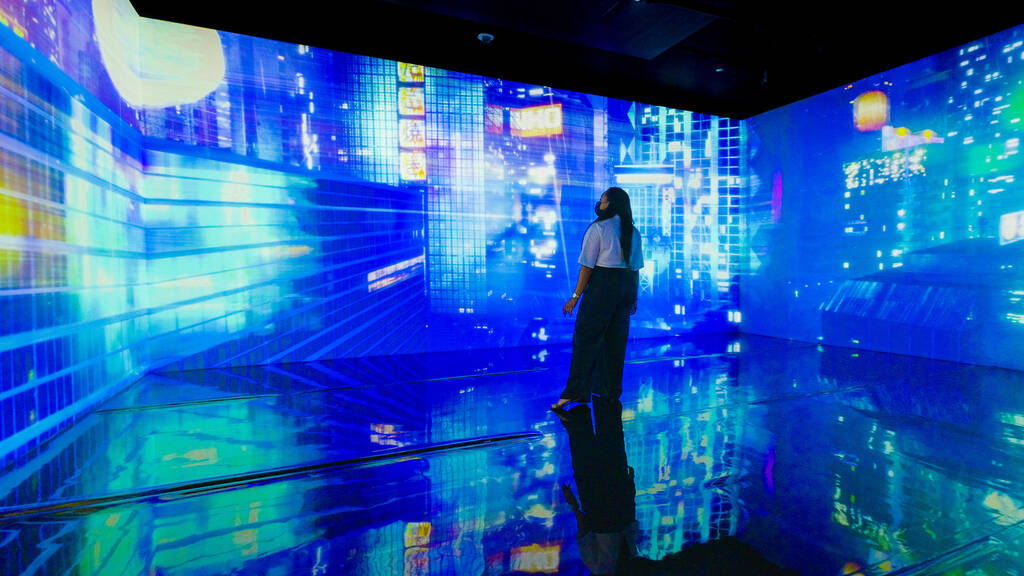 "Renewal 2121" Things to do in Miami