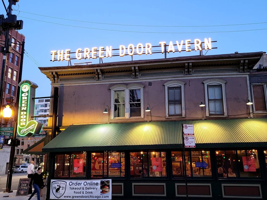 17 Best Bars in River North and Streeterville for Beer and Cocktails