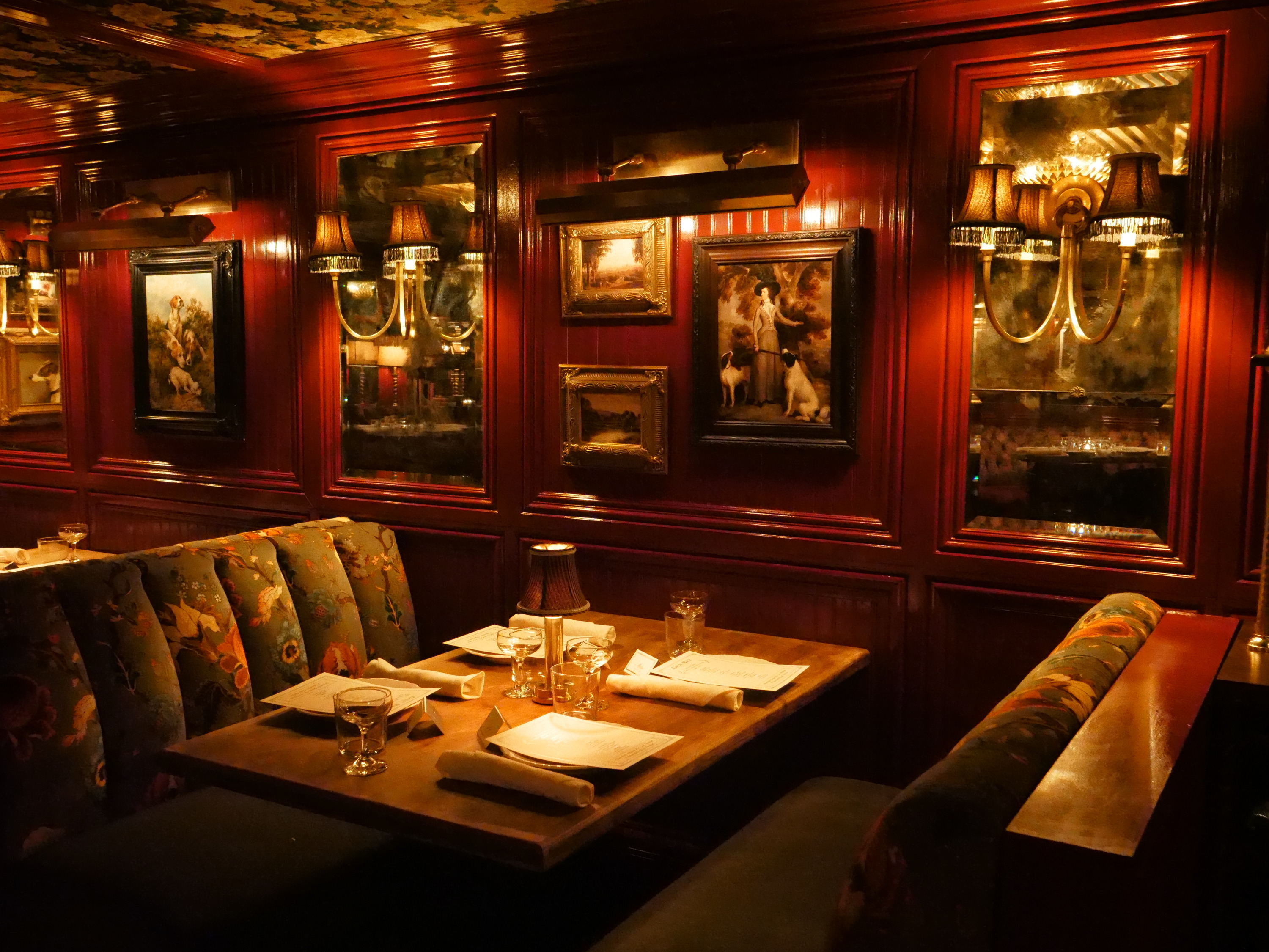 Hidden Mafia Vault Inside Famous Chicago Restaurant